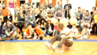 preview picture of video 'Nord East Battle - b-boy Magic vs. Antonio'