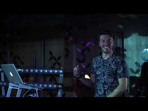 Sean Norvis ft. Justine Berg - UNITED 🌏 Official Video