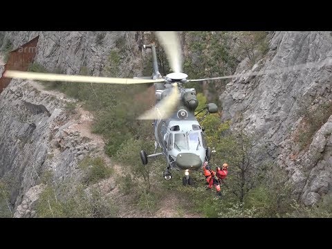 Kbelští záchranáři s vrtulníkem W 3A Sokol byli součástí cvičení v lomu Velká Amerika