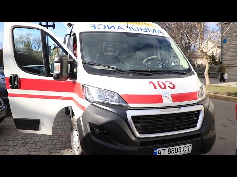 Чи пропускають водії у Франківську “швидку” з мигалками? ВІДЕОСЮЖЕТ