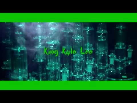 King Kyle Lee ft. Spark Da Beast & Yung Mavrick - 