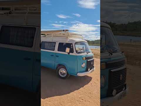 Camping Wild na kombi na beira do lago Serra da Mesa.