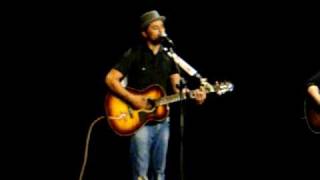 Rex singing Live like I was Dying.