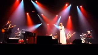 Rumer - Player Guitar - Live Bruxelles (Brussels) - 09/03/2015