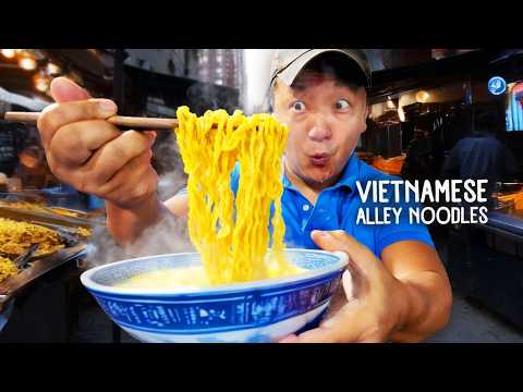 6AM Vietnamese Alley Breakfast Noodles & Hidden STREET FOOD Tour in Saigon Vietnam