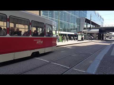 HTM tram 3052 vertrekt als lijn 16 van Den Haag CS naar Statenkwartier