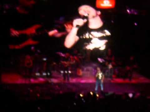 Michalis Hatzigiannis-To Sagapw & Kai Tha Xathw (LIVE) @ Theatro Petras (05-07-2011)