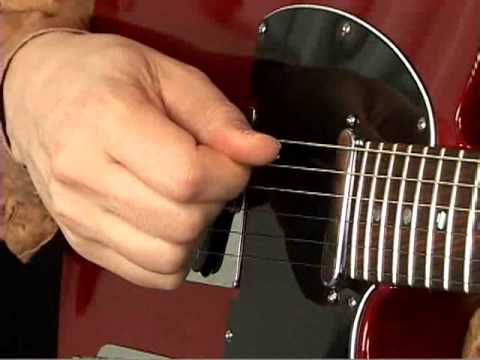 How To Play Blues Guitar - Lessons for Beginners - Holding the Pick