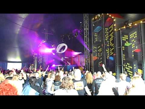 Leon Bolier dropping Vengence Vengence (Pulp fiction Bootleg) @ Electronic Family