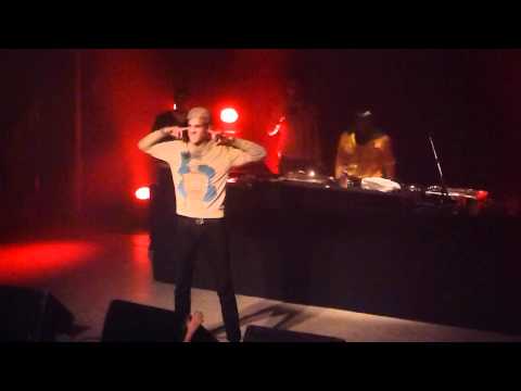 Biga Ranx & Dj Goloom @ La Machine Du Moulin Rouge - Here I Come (20/04/2012)