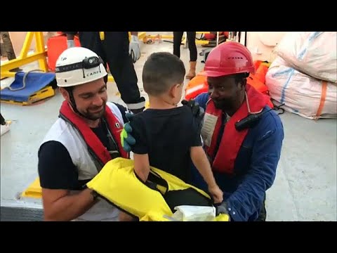 وزير فرنسي لا يمكن لسفينة انقاذ اللاجئين "أكواريوس" الرسو في مرسيليا…