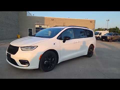 2024 Chrysler Pacifica Hybrid Premium S Appearance 2WD in White for sale at Finch Chrysler Dodge Jeep Ram Ltd in London, ON