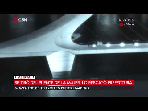 Se tiró del Puente de la mujer y lo rescató Prefectura