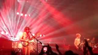 Biffy Clyro - Accident Without Emergency (Live @ Le Trianon)