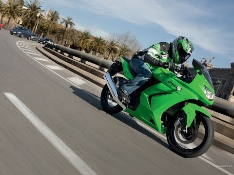 Blu - jazda moto (Kawasaki Ninja)