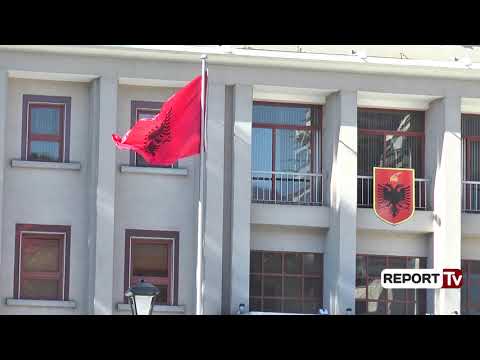 Mos dekretimi i Lleshit, zbulohet ngërçi, ministri nuk mund të jetë anëtar i Forcave të Armatosura