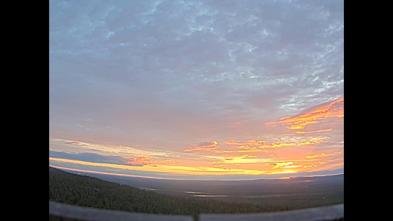 Live webcam view of Aurora boreal sobre el monte Luosto