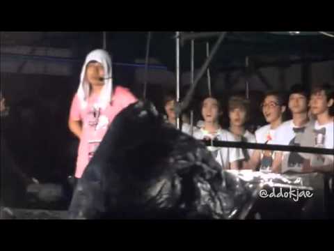 121125 SMT BKK - EXO jamming along to Catch Me [ddokjae]