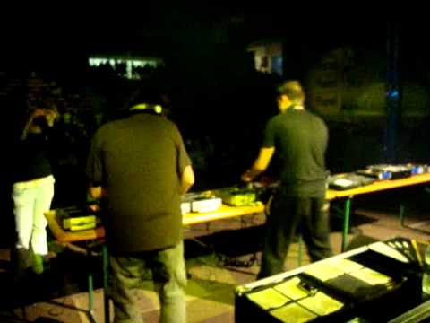 Dj FABRIZIO FATTORI & GIAMMA MEGAMIX LIVE @ PALAROSSINI 23 DICEMBRE 2010 Parte 2.MPG