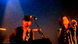 Dave Stewart and Martina McBride - All Messed Up On Love