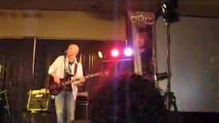 Beecake performing &quot;Soul Swimming&quot;