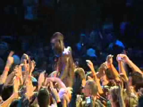 Akon - Sorry, Blame It On Me, Lonely [Live]