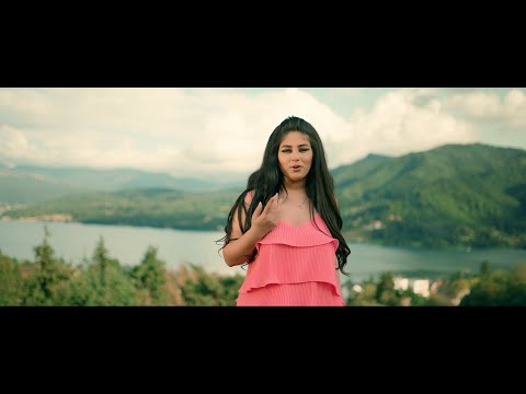 Patricia Caculea -  Ma simt mandra ca o floare