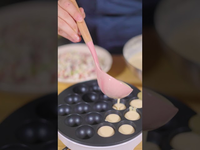 Vídeo relacionado con Ejoyous Takoyaki Pan Electric, Takoyaki Maker with Takoyaki Picks Electric Cast Iron Pancake Ball Maker with 18 Holes, for Making Japanese Takoyaki