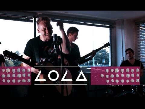 LOLA ft. Petra Janů - Nazí a krásní (official video)