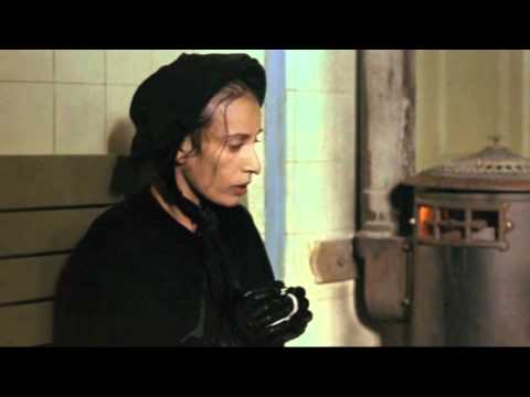 Thumbnail of the video: PASSIONE D'AMORE -Fosca e Giorgio alla stazione del treno-. Regia di Ettore Scola (1981)