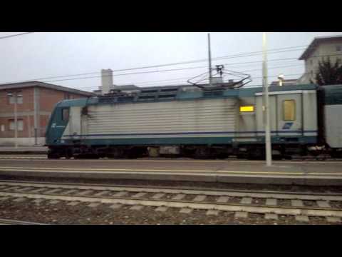 E464 516 XMPR+8 piano ribassato Trenord e XMPR - Milano Greco 16/12/2016