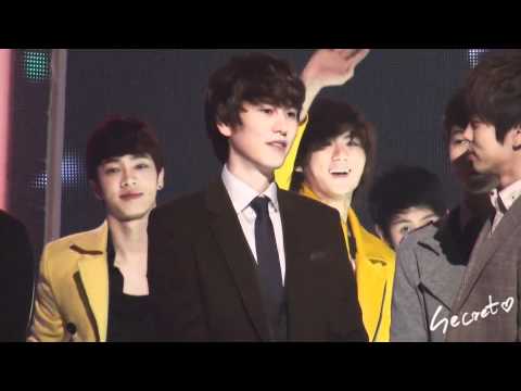 [HD] 101203 CUTE KYUHYUN Music Bank Ending fancam (SM the Ballad - JH hugged KH, Jino)