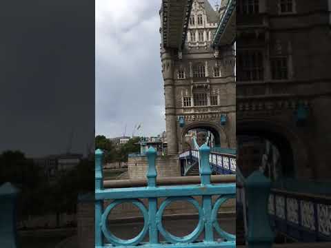 London Tower Bridge opening