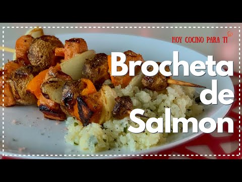 Ricas Brochetas de Salmon y Vegetales al Grill. Plato muy saludable y fácil de preparar.