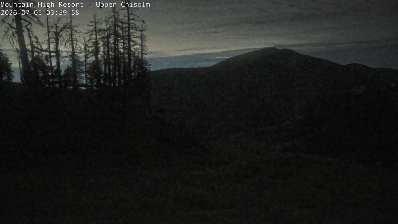 Live webcam view of Upper Chisolm Slopes & Peak View