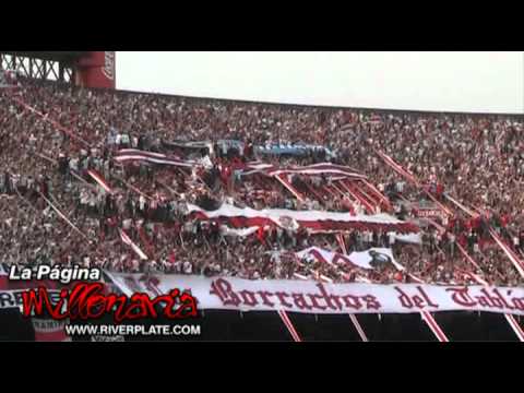 ""Que loca esta la hinchada, cuando va a ver a River..."" Barra: Los Borrachos del Tablón • Club: River Plate