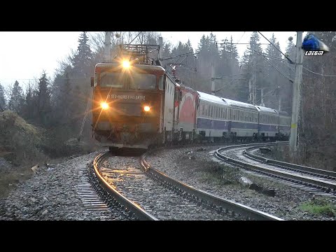 060-EA 40-0002-8 & Delfinul 477-753-4 & IR1746 Baia Mare-Bucuresti Nord in Gara Predeal Station
