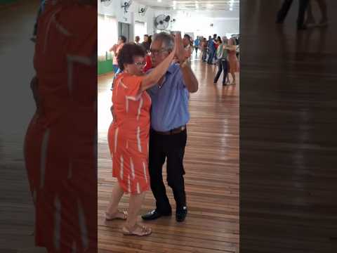 nos idosos do Bairro Aparecida em Chopinzinho no Paraná.Brasil #shotrs #baile #dancarinos