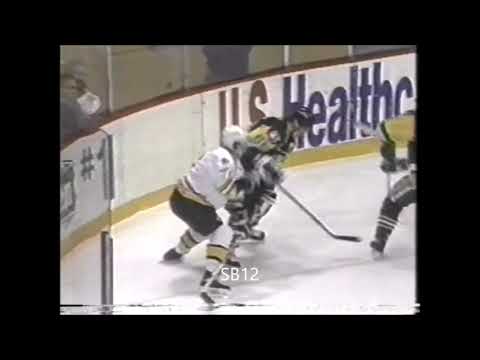 Mario Lemieux vs Ray Bourque (roughing) Dec. 19/1991