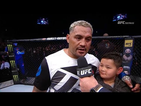 Mark Hunt TKOs Derrick Lewis At UFC Fight Night 110 Main Event; Lewis Likely Retiring