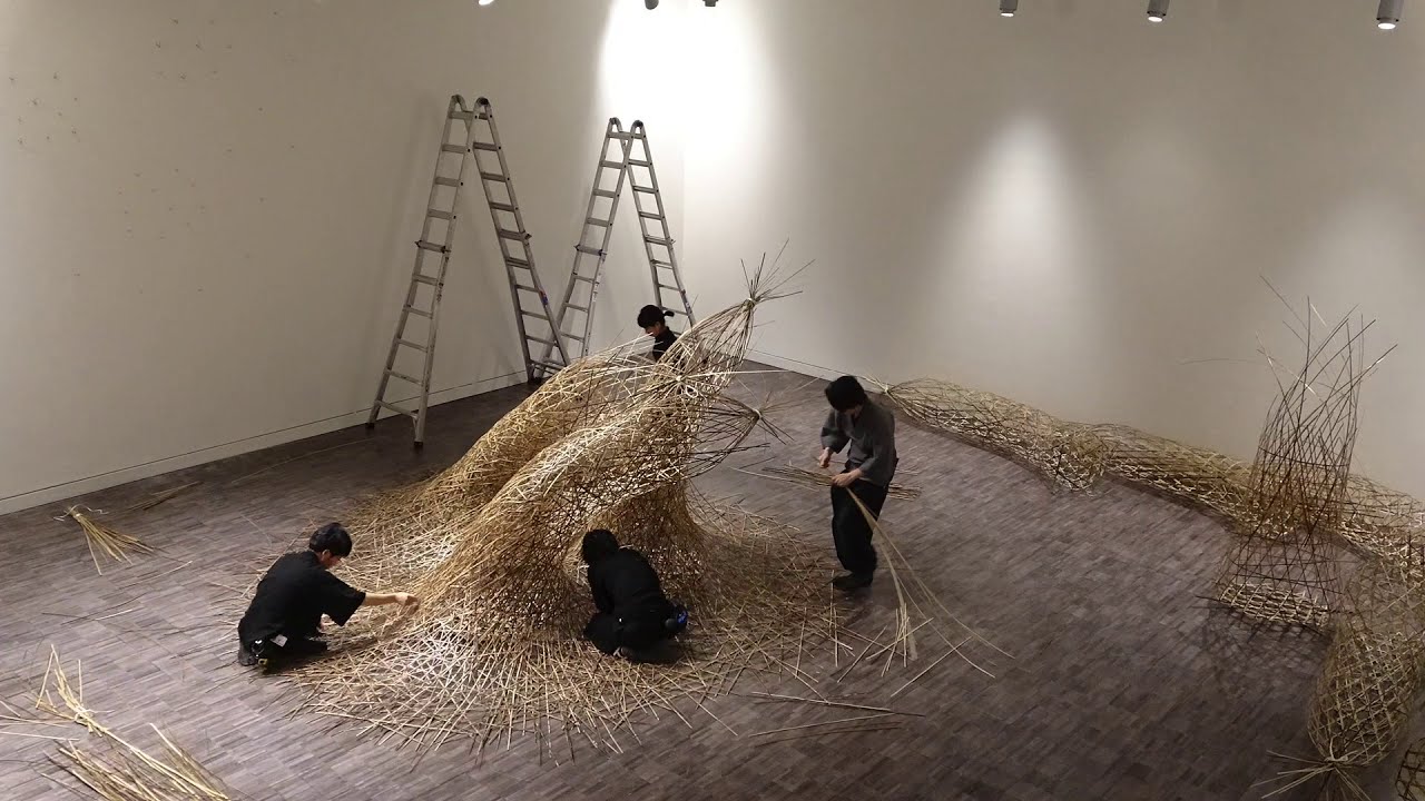 art installation of japanese bamboo art time lapse by tanabe chikuunsai