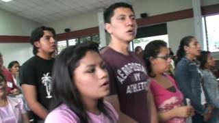 preview picture of video 'Retiro con los misioneros de Jesús en parroquia San Antonio, Santa Tecla'