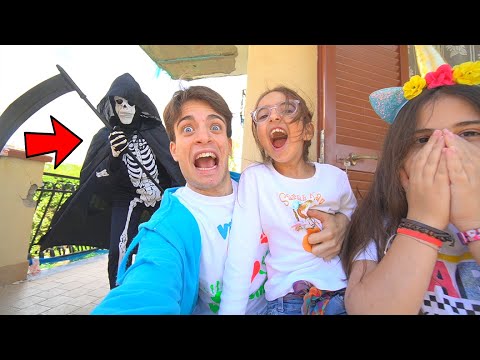 THE AXE-WIRING GNOME IS SPYING ON US!!