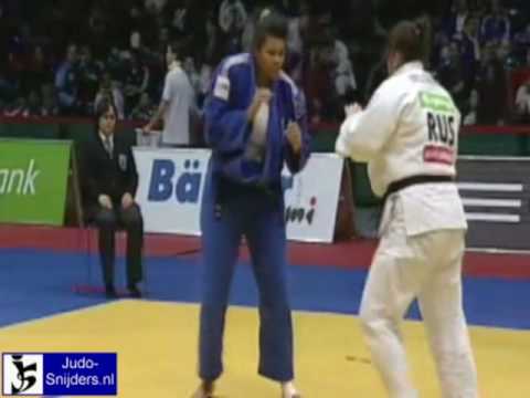 Judo 2009 Hamburg: Bisseni (FRA) - Belousova (RUS) [+78kg].