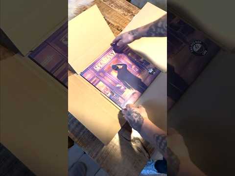 Video Thumbnail: @LVDS opens his copy of The Speakeasy on vinyl