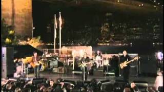 U2 &quot;She&#39;s a Mystery to Me&quot;, Live Under The Brookyn Bridge, 2004
