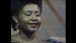 Download lagu LES PLUS BELLES VARIETES ZAIROISES 1983-1987 : MBILIA BEL, MADILU SYSTEM, MALAGE & MAMU TSHALA MUANA mp3