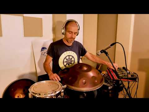 Walking the Path // Boss 505 Livelooping // Handpan & Haken