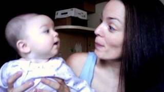 Ryan & Mummy sing Laurie Berkner - Bumblebee (Buzz Buzz)