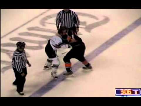 Carlyle Lewis vs Mitch Love